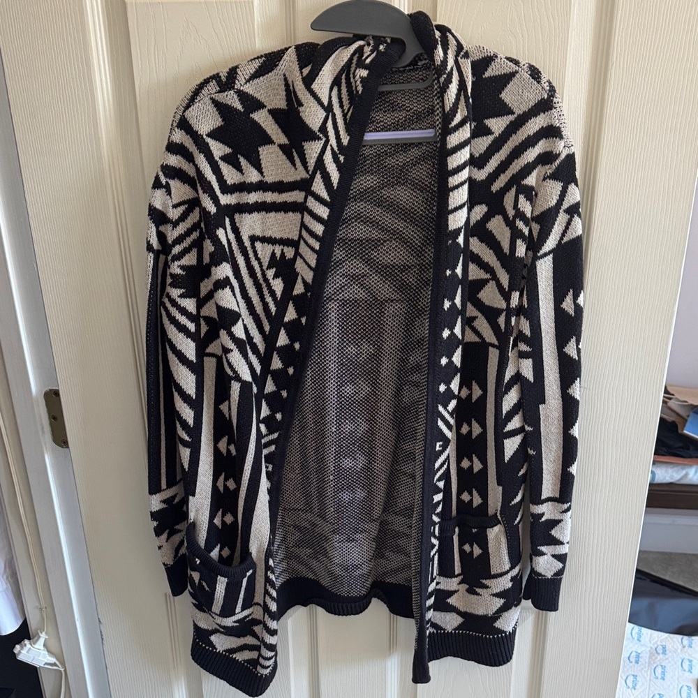 Ecote Black and Cream Geometric Cardigan